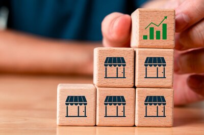 HRMS for SMEs - work table and handshake